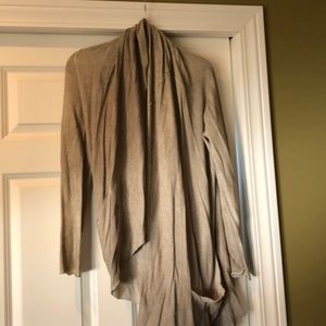 Flowy sloppy cardigan.